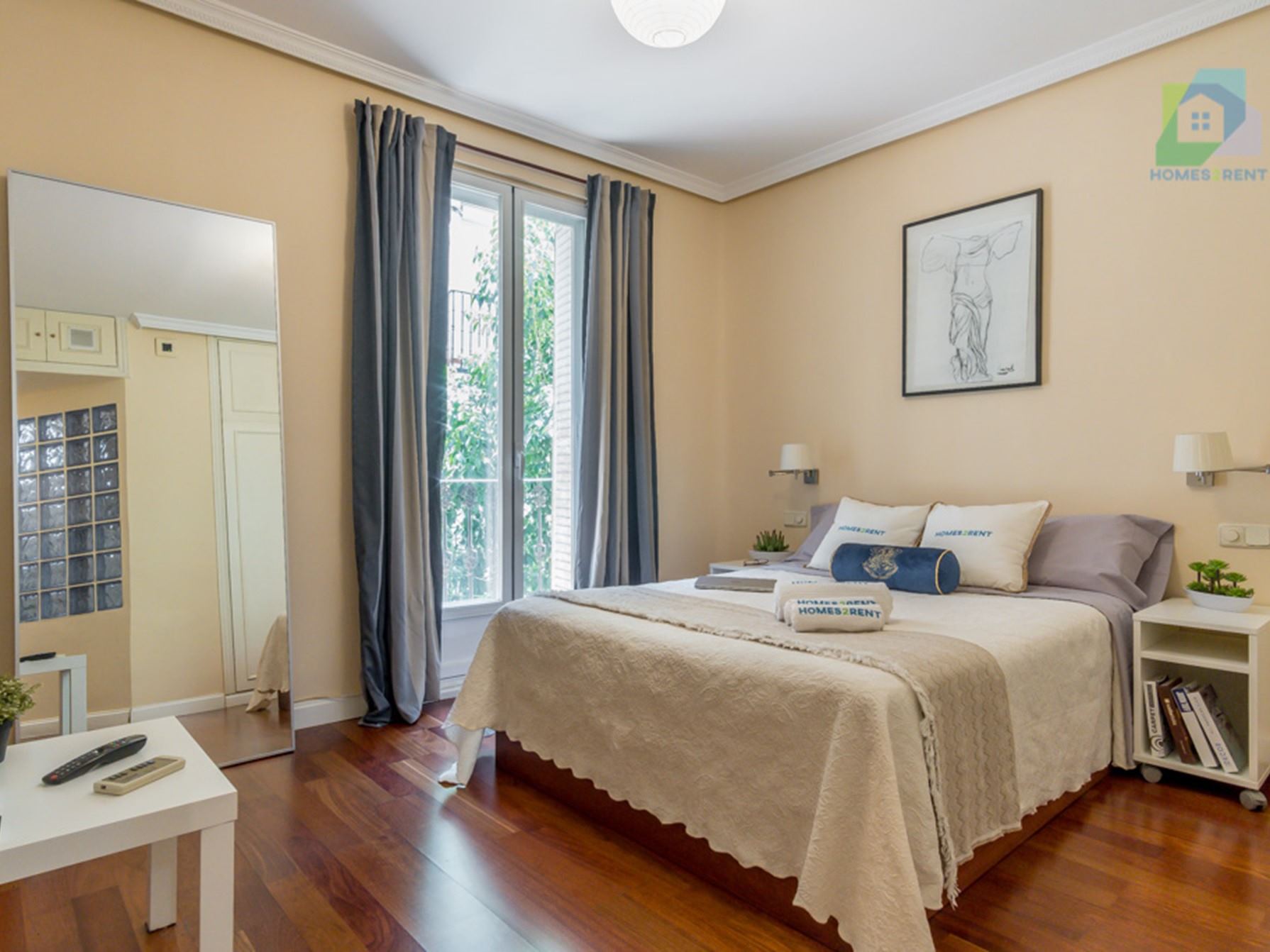 Dormitorio principal de piso para alquilar en Madrid